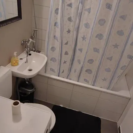 Проживание в семье Cozy Private In *